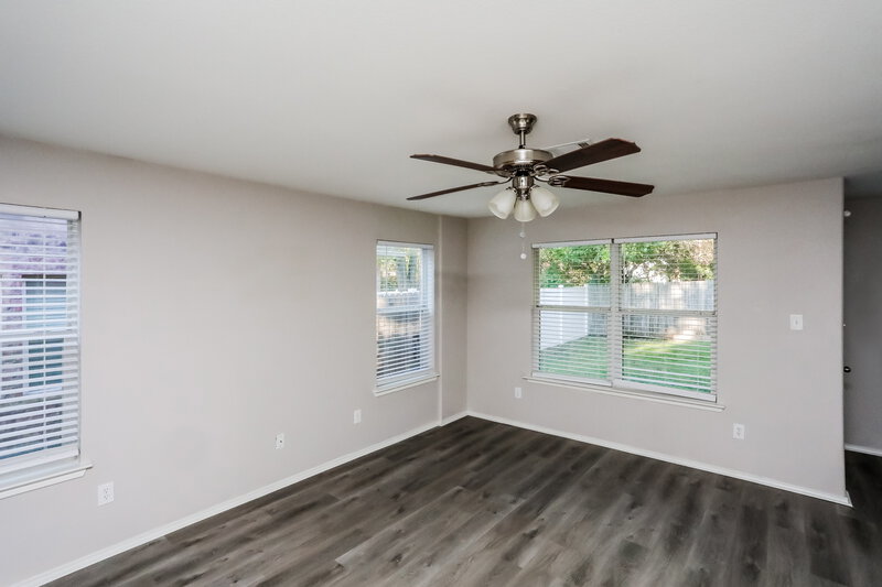 2,275/Mo, 8401 Timberbrook Ln Dallas, TX 75249 Main Bedroom View 2
