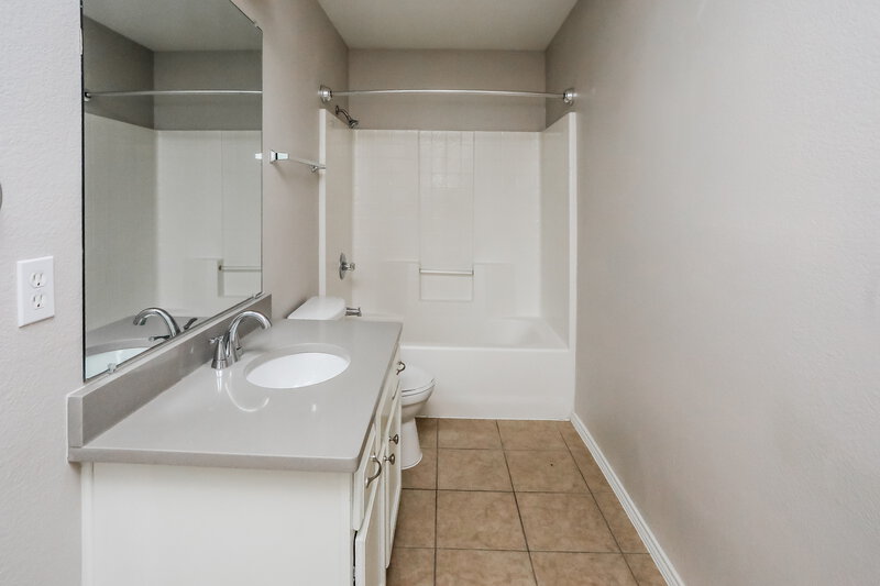 2,275/Mo, 8401 Timberbrook Ln Dallas, TX 75249 Main Bathroom View