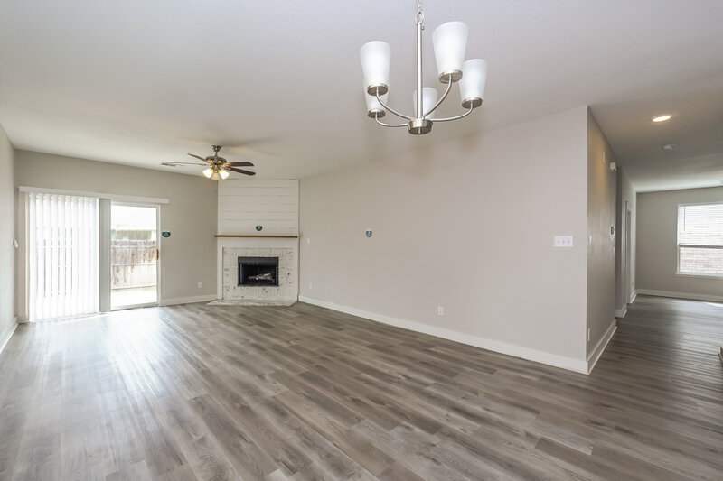 2,180/Mo, 13228 Elmhurst Dr Fort Worth, TX 76244 Dining Room View 2