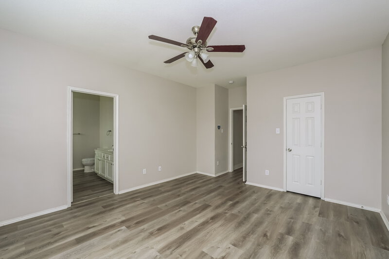 2,180/Mo, 13228 Elmhurst Dr Fort Worth, TX 76244 Main Bedroom View 2