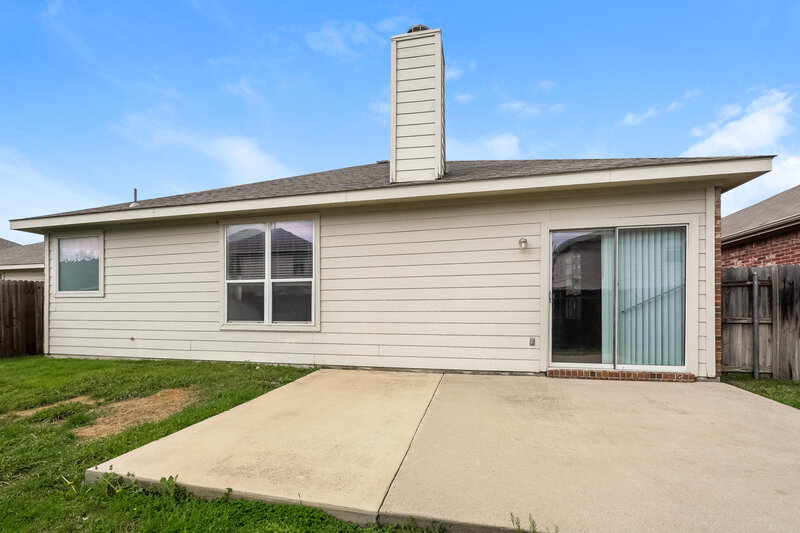 2,180/Mo, 13228 Elmhurst Dr Fort Worth, TX 76244 Rear View