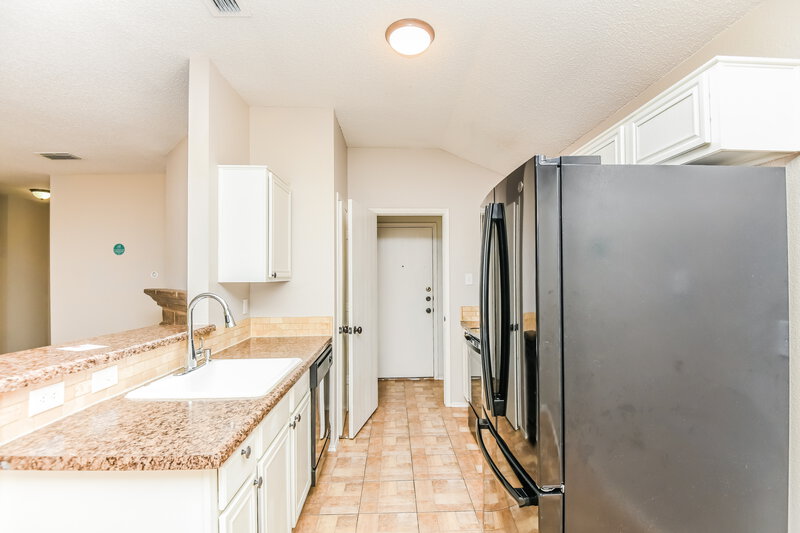 2,065/Mo, 2745 Cochran Way Fort Worth, TX 76108 Kitchen View