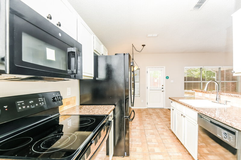 2,065/Mo, 2745 Cochran Way Fort Worth, TX 76108 Kitchen View 2