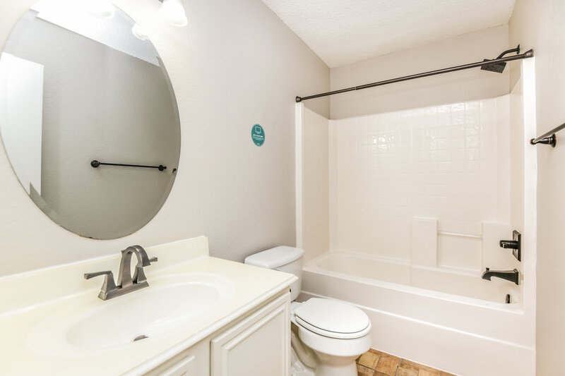 2,065/Mo, 2745 Cochran Way Fort Worth, TX 76108 Bathroom View
