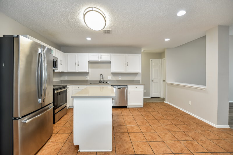 2,900/Mo, 140 Palm Dr Lancaster, TX 75146 Kitchen View 2