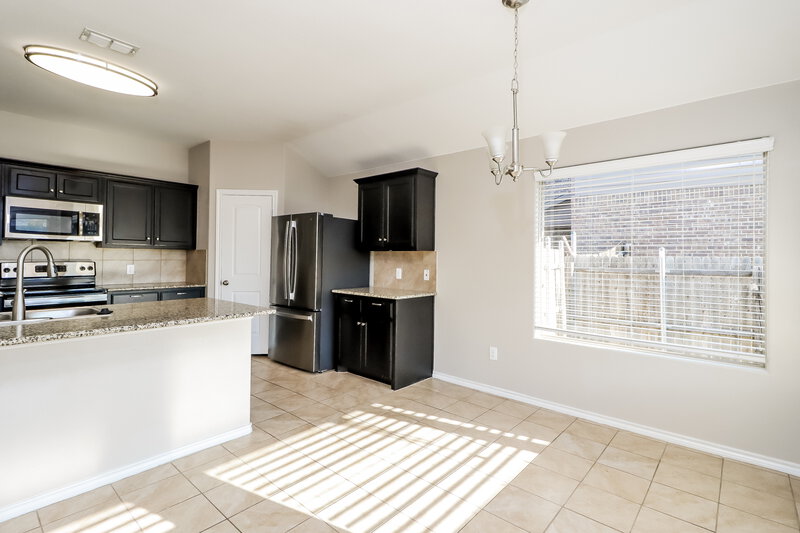 2,380/Mo, 328 Cameron Hill Pt Fort Worth, TX 76134 Kitchen View 3