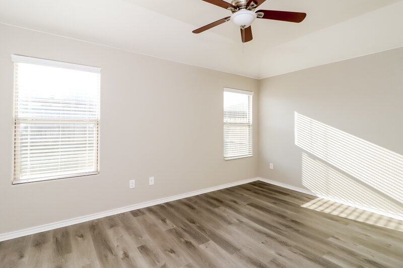 2,380/Mo, 328 Cameron Hill Pt Fort Worth, TX 76134 Main Bedroom View