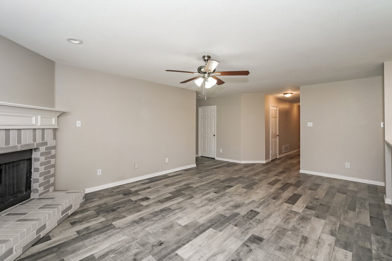2,125/Mo, 5105 Raymond Dr Fort Worth, TX 76244 Living Room View