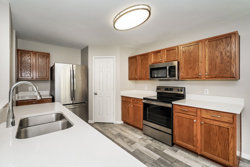 2,125/Mo, 5105 Raymond Dr Fort Worth, TX 76244 Kitchen View 3