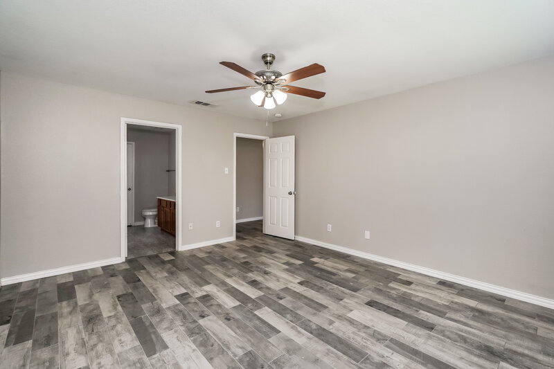 2,125/Mo, 5105 Raymond Dr Fort Worth, TX 76244 Main Bedroom View 2