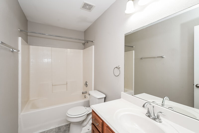 2,125/Mo, 5105 Raymond Dr Fort Worth, TX 76244 Bathroom View