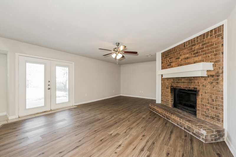 1,820/Mo, 5719 Myers Rd Arlington, TX 76017 Living Room View 3