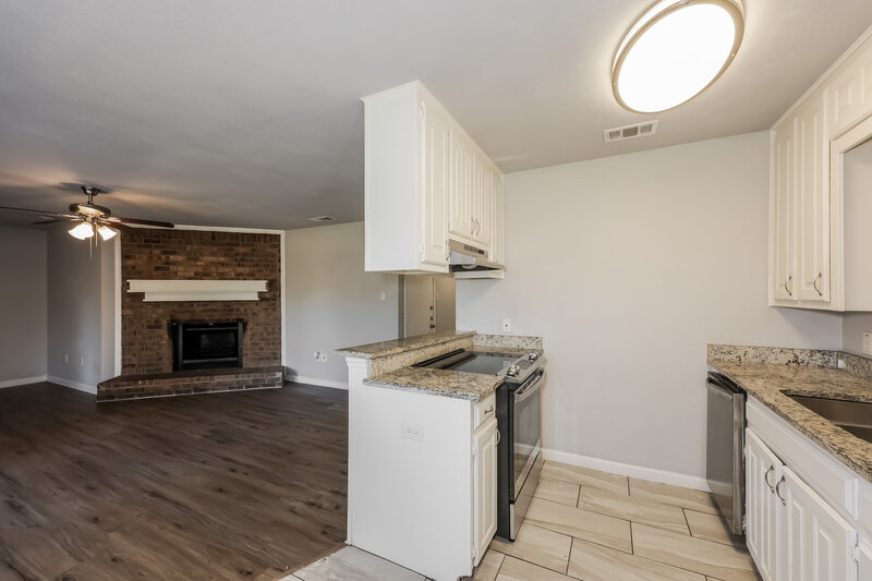 1,820/Mo, 5719 Myers Rd Arlington, TX 76017 Kitchen View