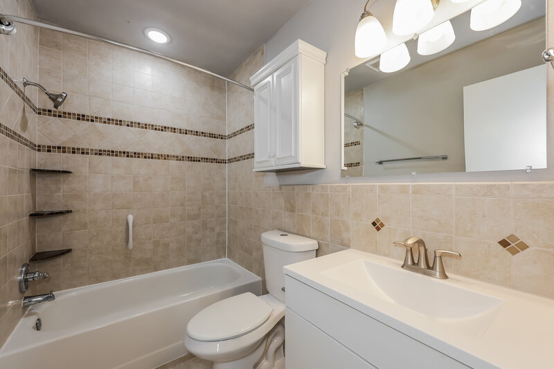 1,820/Mo, 5719 Myers Rd Arlington, TX 76017 Bathroom View