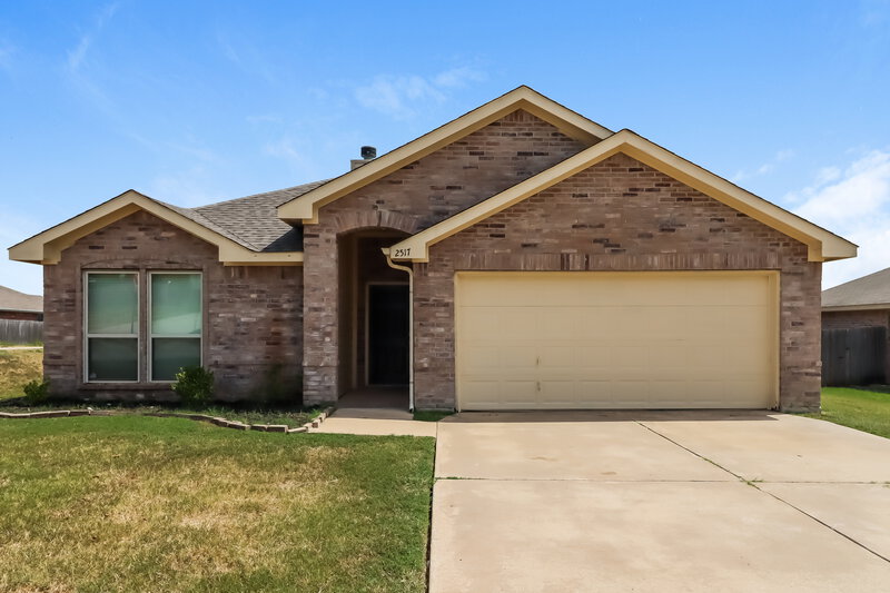 2,085/Mo, 2517 Castle Pines Dr Burleson, TX 76028 External View