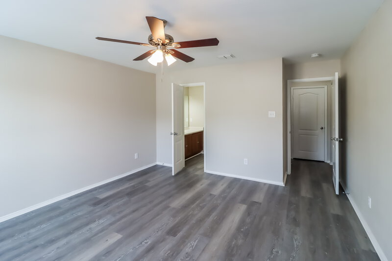 2,085/Mo, 2517 Castle Pines Dr Burleson, TX 76028 Main Bedroom View 2
