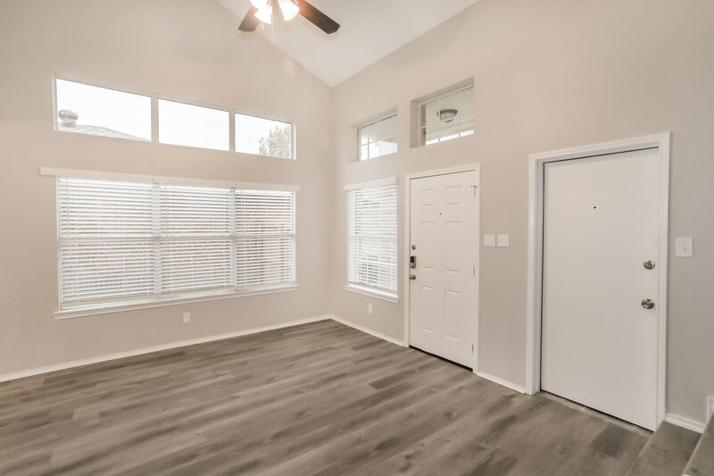 2,205/Mo, 6746 Poppy Dr Fort Worth, TX 76137 Living Room View