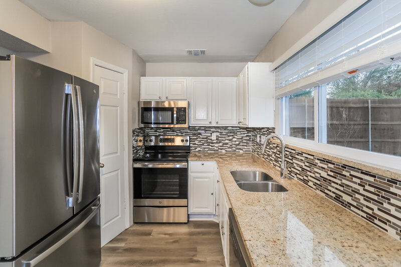2,205/Mo, 6746 Poppy Dr Fort Worth, TX 76137 Kitchen View