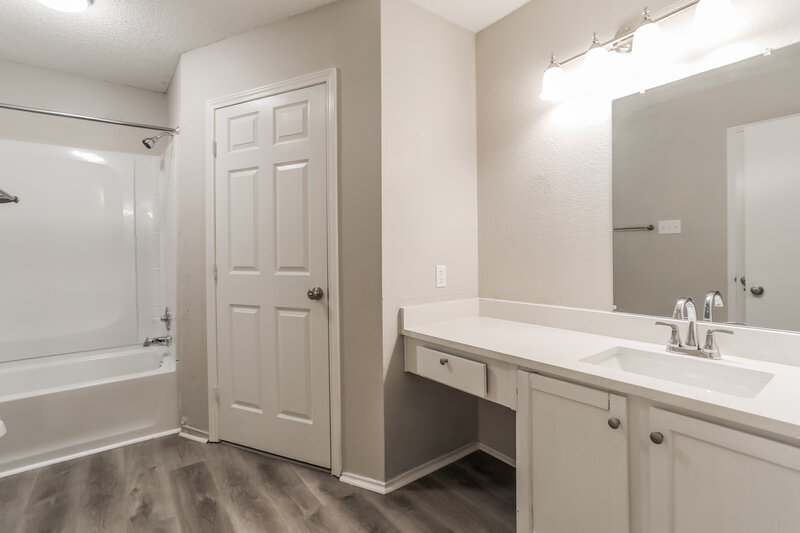 2,205/Mo, 6746 Poppy Dr Fort Worth, TX 76137 Main Bathroom View