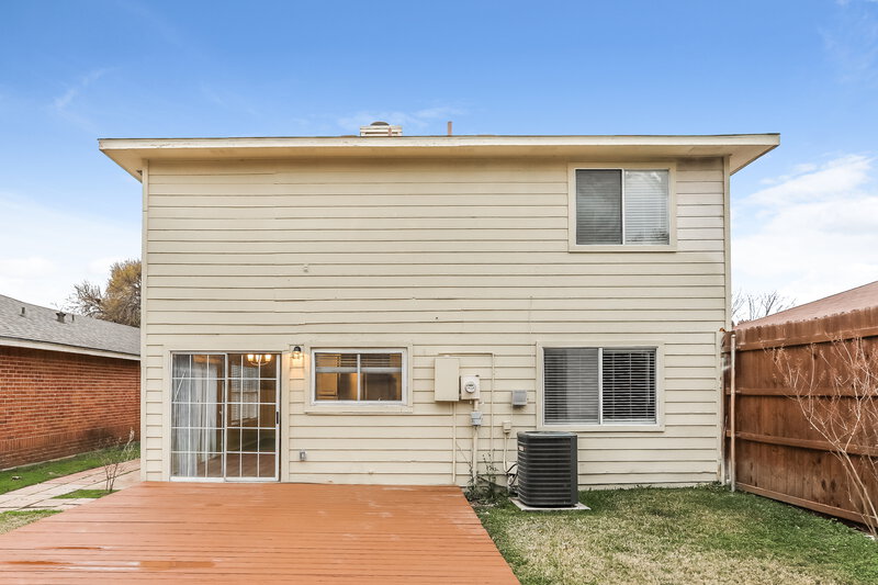 2,205/Mo, 6746 Poppy Dr Fort Worth, TX 76137 Rear View