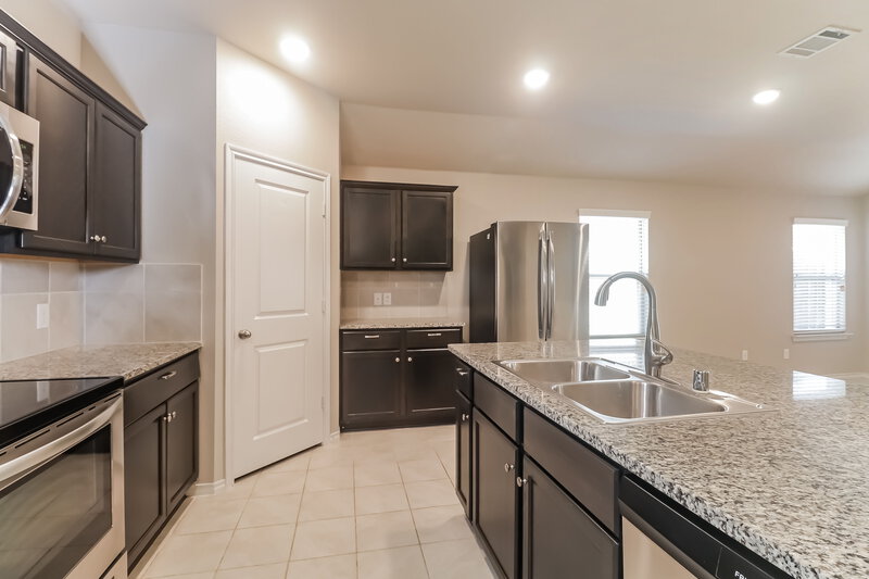 2,440/Mo, 933 Decker Dr Fate, TX 75189 Kitchen View