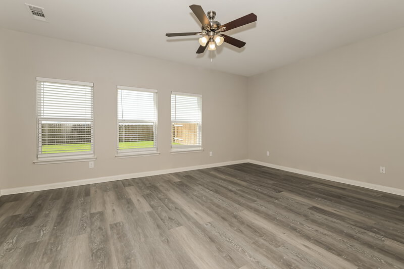 3,140/Mo, 1221 Juniper Dr Princeton, TX 75407 Living Room View 2