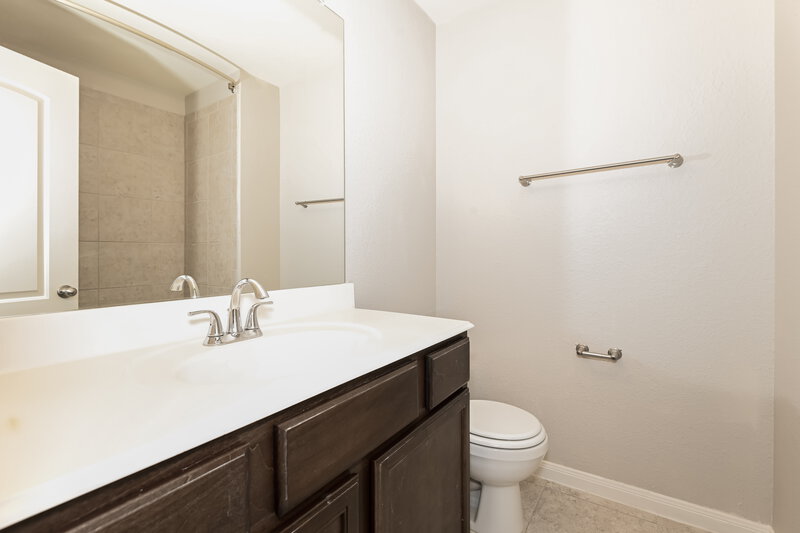 3,140/Mo, 1221 Juniper Dr Princeton, TX 75407 Bathroom View