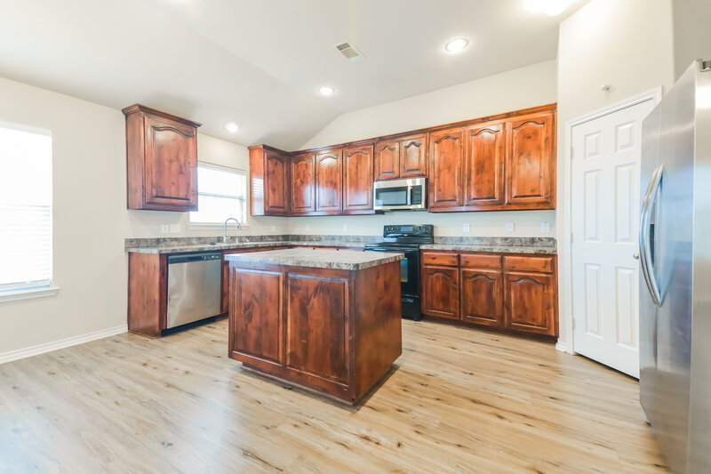 1,980/Mo, 12817 Purdue Dr Balch Springs, TX 75180 Kitchen View