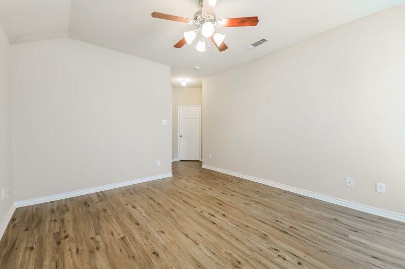 1,980/Mo, 12817 Purdue Dr Balch Springs, TX 75180 Main Bedroom View 2