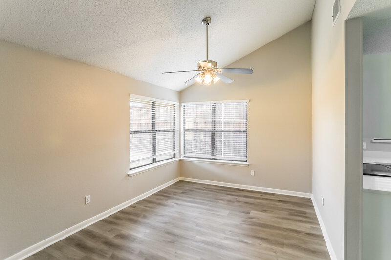2,530/Mo, 2522 Clayton Oaks Dr Grand Prairie, TX 75052 Dining Room View