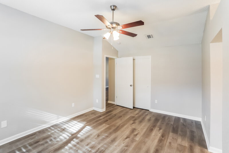 2,530/Mo, 2522 Clayton Oaks Dr Grand Prairie, TX 75052 Main Bedroom View 2