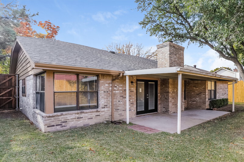 2,530/Mo, 2522 Clayton Oaks Dr Grand Prairie, TX 75052 Rear View