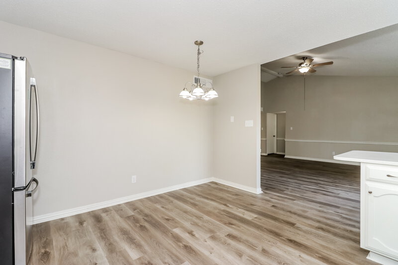 2,350/Mo, 1310 Clark Trail Grand Prairie, TX 75052 Dining Room View