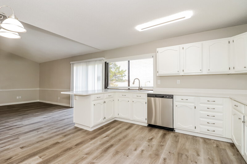 2,350/Mo, 1310 Clark Trail Grand Prairie, TX 75052 Kitchen View 2