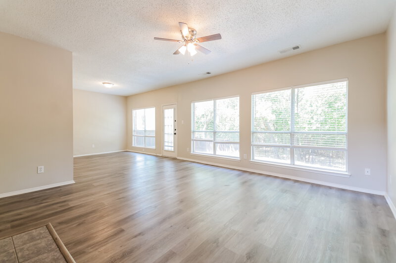 0/Mo, 5717 San Marino Dr Rowlett, TX 75089 Living Room View