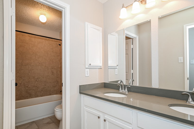 4,040/Mo, 5717 San Marino Dr Rowlett, TX 75089 Bathroom View