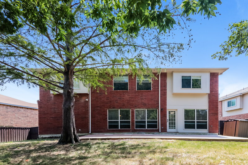 0/Mo, 5717 San Marino Dr Rowlett, TX 75089 Rear View