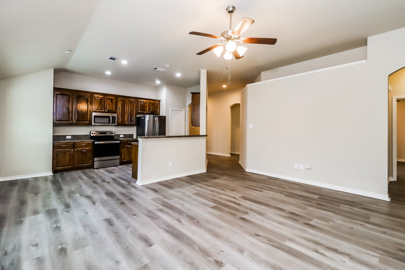 2,150/Mo, 160 Spring Hollow Dr Saginaw, TX 76131 Living Room View 2