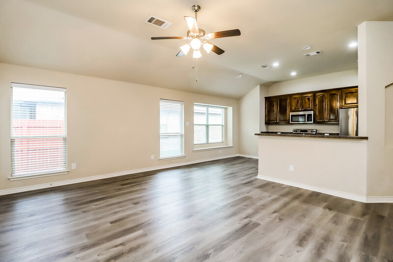 2,150/Mo, 160 Spring Hollow Dr Saginaw, TX 76131 Living Room View 3