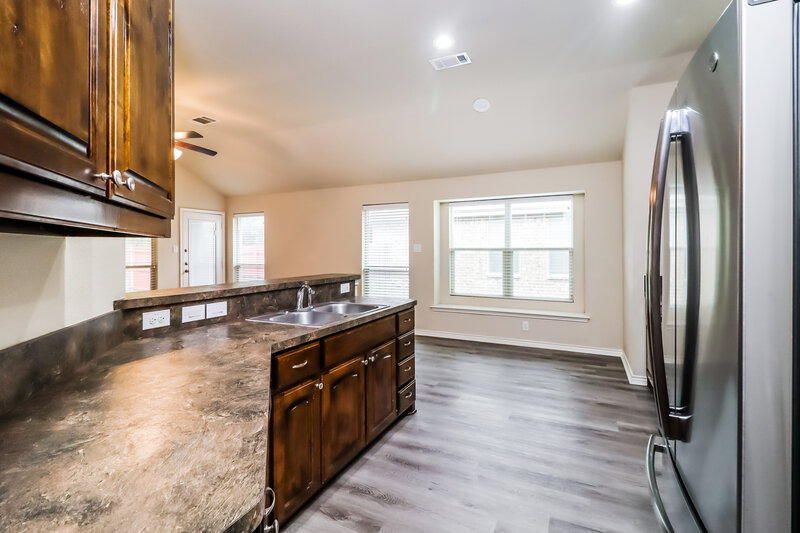 2,150/Mo, 160 Spring Hollow Dr Saginaw, TX 76131 Kitchen View 2
