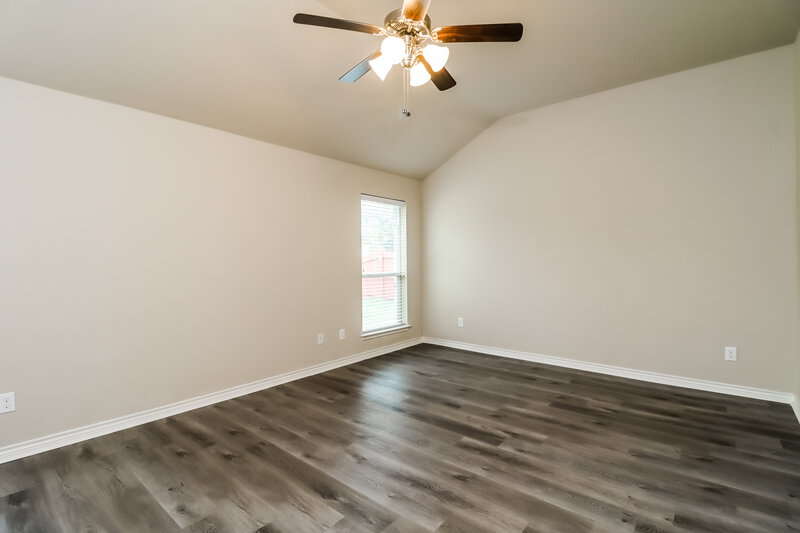 2,150/Mo, 160 Spring Hollow Dr Saginaw, TX 76131 Main Bedroom View