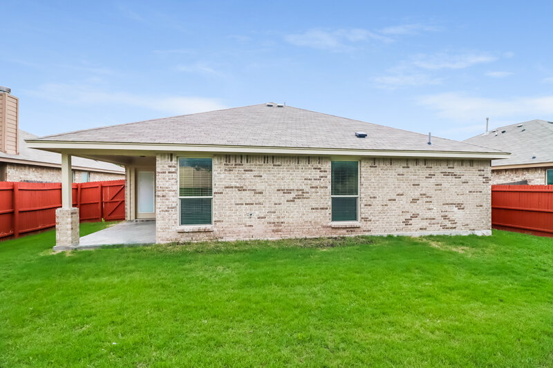 2,150/Mo, 160 Spring Hollow Dr Saginaw, TX 76131 Rear View