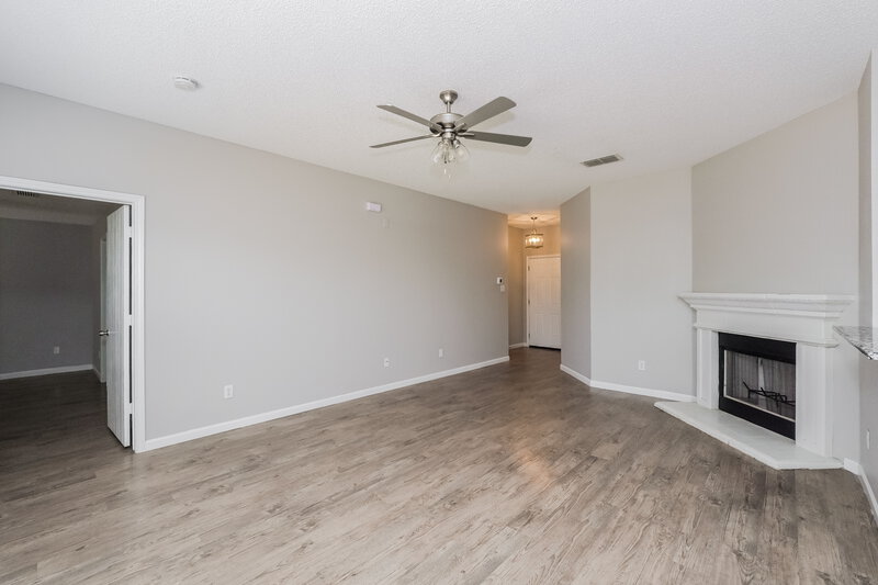 2,000/Mo, 2617 Ensenada Ln Fort Worth, TX 76108 Living Room View