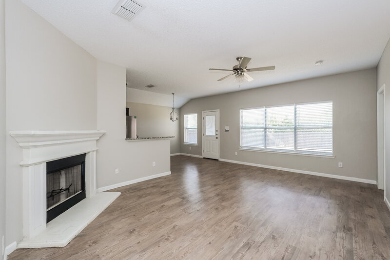 2,000/Mo, 2617 Ensenada Ln Fort Worth, TX 76108 Living Room View 2