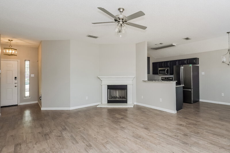 2,000/Mo, 2617 Ensenada Ln Fort Worth, TX 76108 Living Room View 3