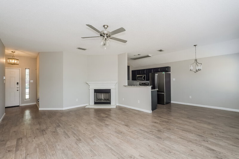 2,000/Mo, 2617 Ensenada Ln Fort Worth, TX 76108 Living Room View 4