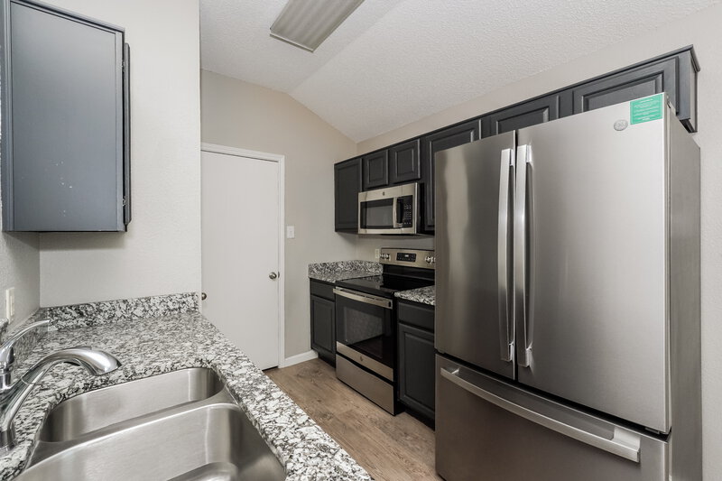 2,000/Mo, 2617 Ensenada Ln Fort Worth, TX 76108 Kitchen View