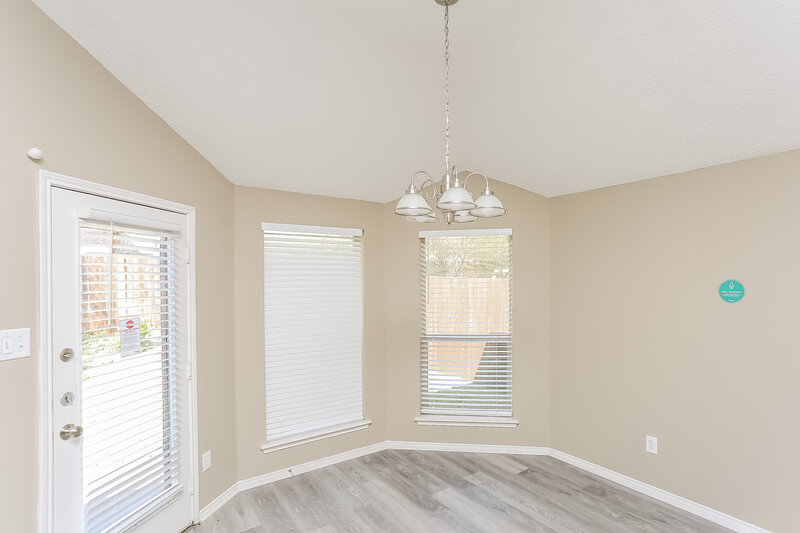 2,100/Mo, 12208 Rolling Ridge Dr Burleson, TX 76028 Dining Room View 2
