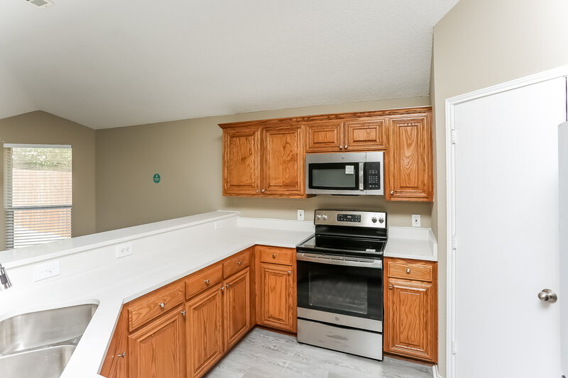 2,100/Mo, 12208 Rolling Ridge Dr Burleson, TX 76028 Kitchen View 2