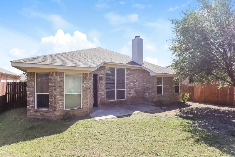 2,100/Mo, 12208 Rolling Ridge Dr Burleson, TX 76028 Rear View